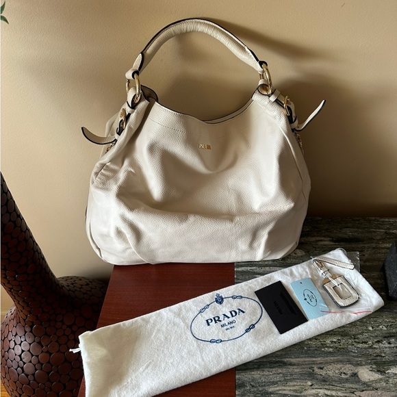 New highest quality and design leather Handbag.W19.5”,H16.5”.Bought inHongKong. - Picture 1 of 12